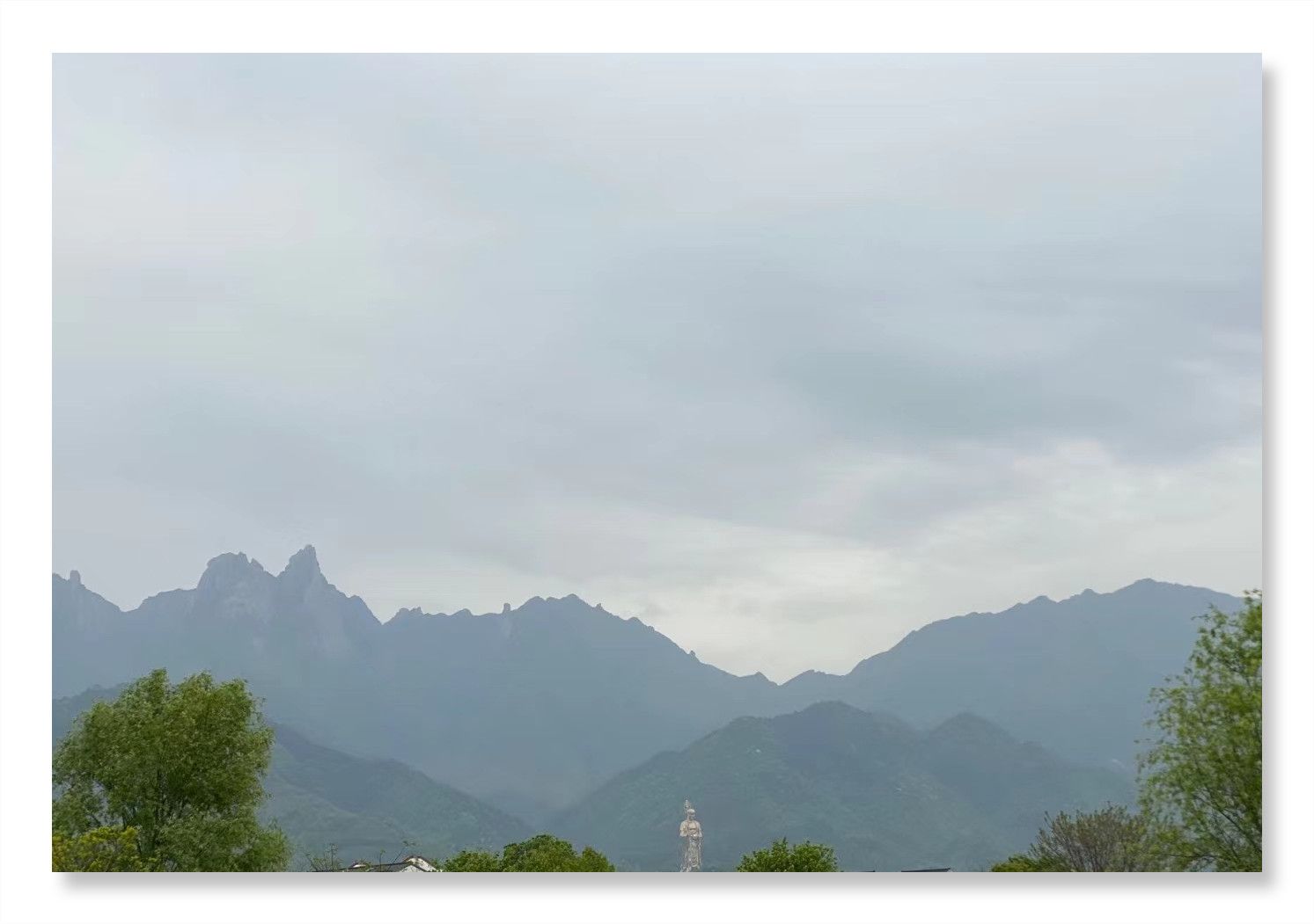 99米銅像遠景_副本